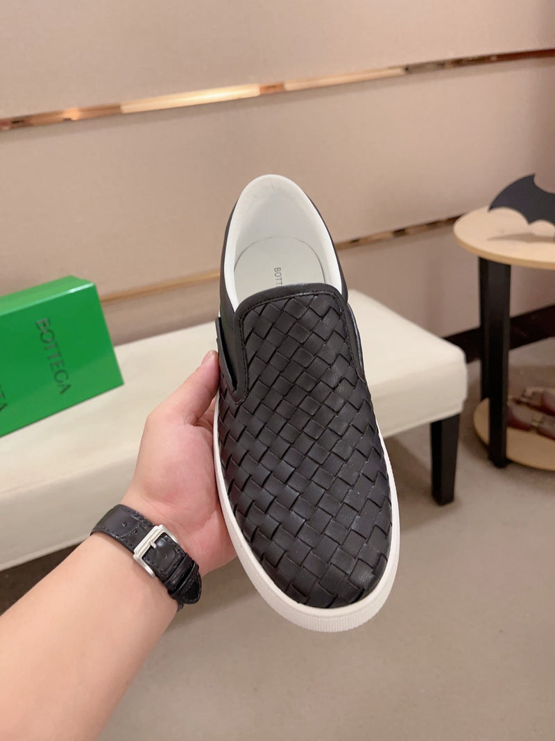 Tênis Modelo Bottega Veneta Slip On