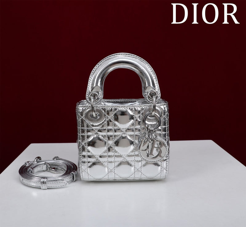 Bolsa Lady Dior Míni Metálico Prata