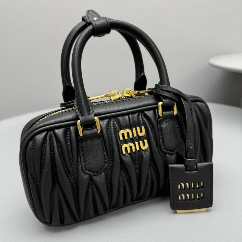 Bolsa Miu Miu Arcadie Mini em Couro Napa Matelassê