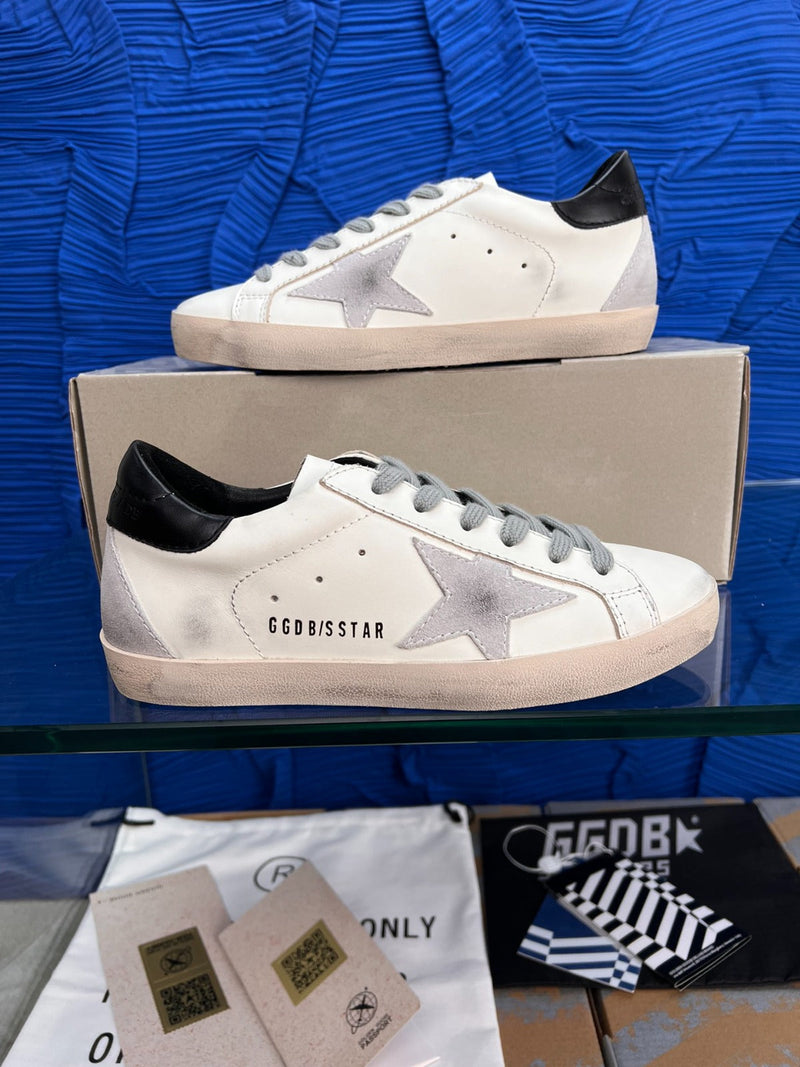 Tênis Modelo Golden Goose Super Star