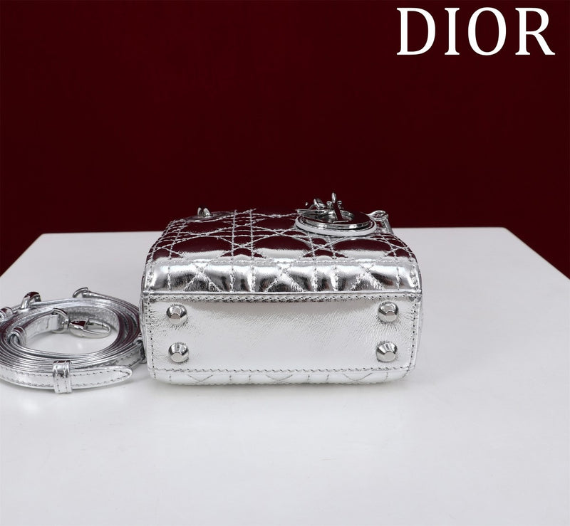 Bolsa Lady Dior Míni Metálico Prata