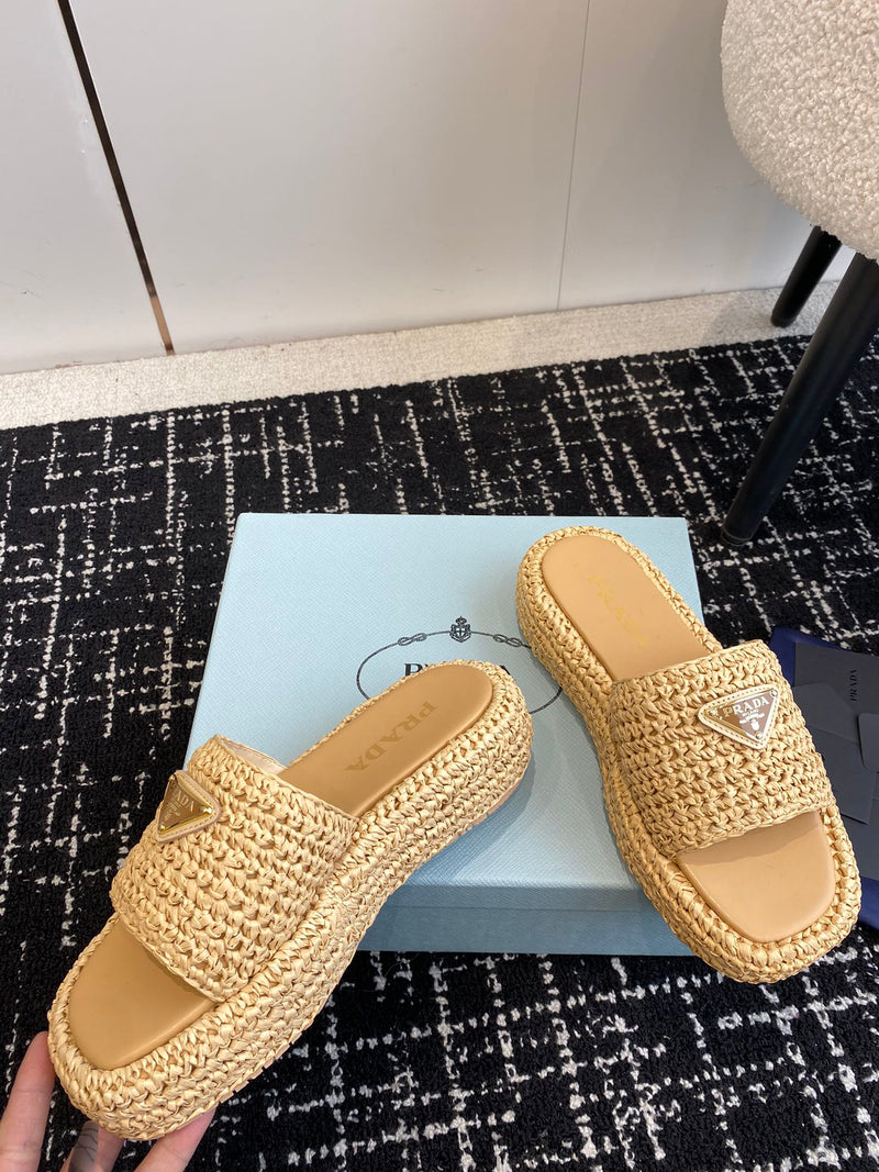 Sandália Prada Flatform em Crochê