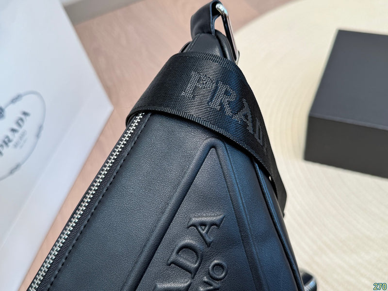 Bolsa Modelo Prada Tiracolo com Placa de Logo