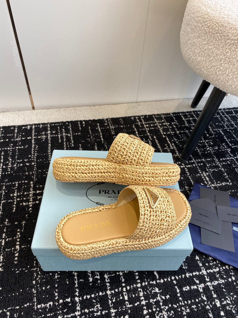 Sandália Prada Flatform em Crochê