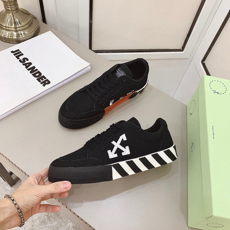 Tênis Modelo Off-White Low Vulcanized