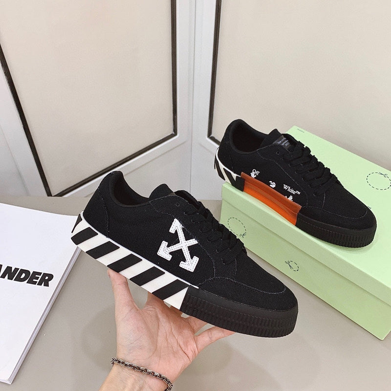 Tênis Modelo Off-White Low Vulcanized