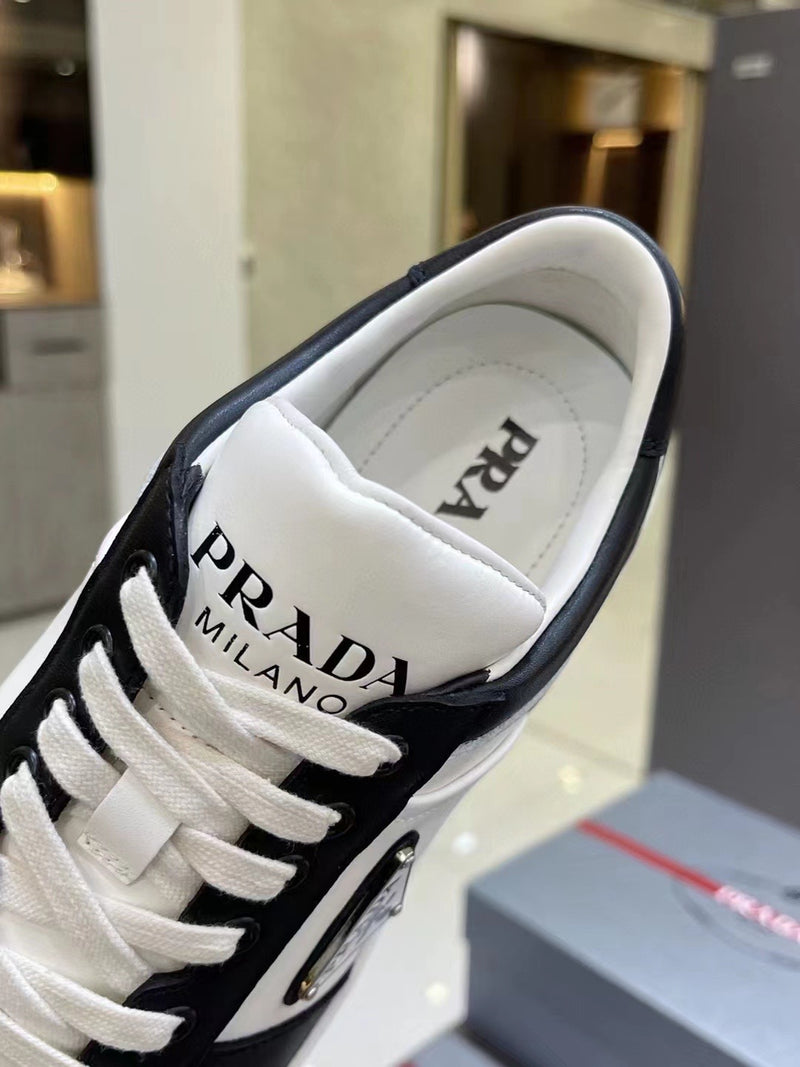 Sneaker Modelo Prada