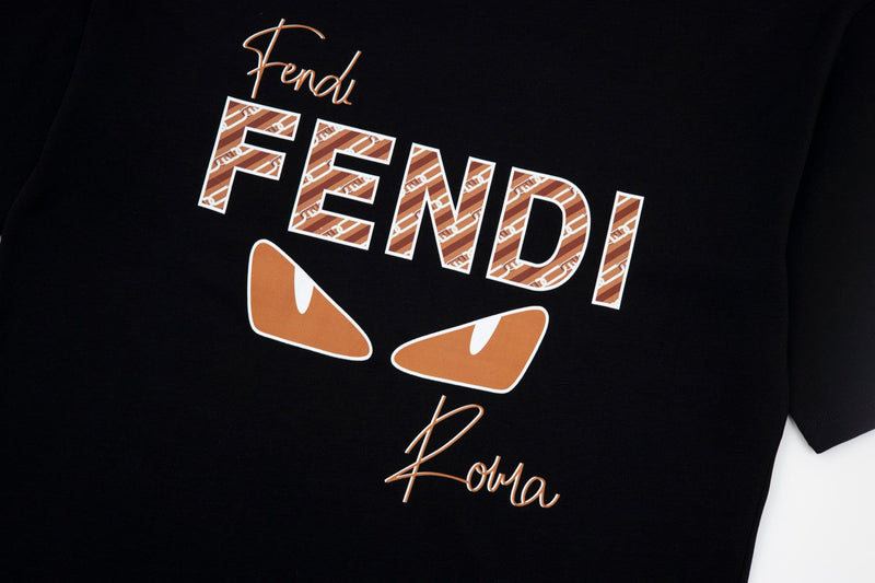 Camiseta Modelo Fendi