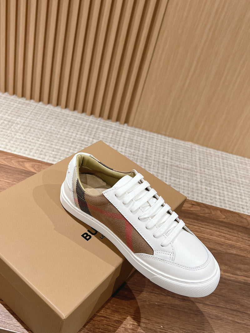 Sneaker Modelo Burberry