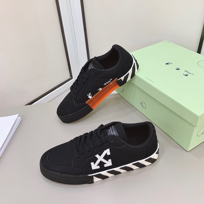 Tênis Modelo Off-White Low Vulcanized