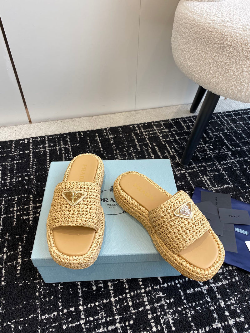 Sandália Prada Flatform em Crochê