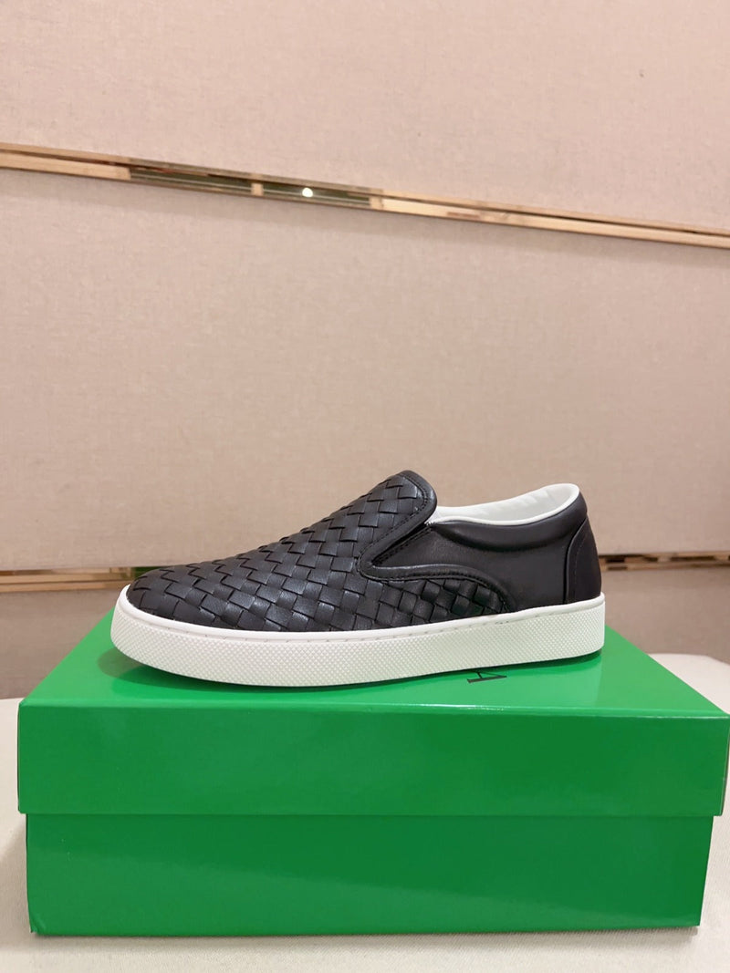 Tênis Modelo Bottega Veneta Slip On