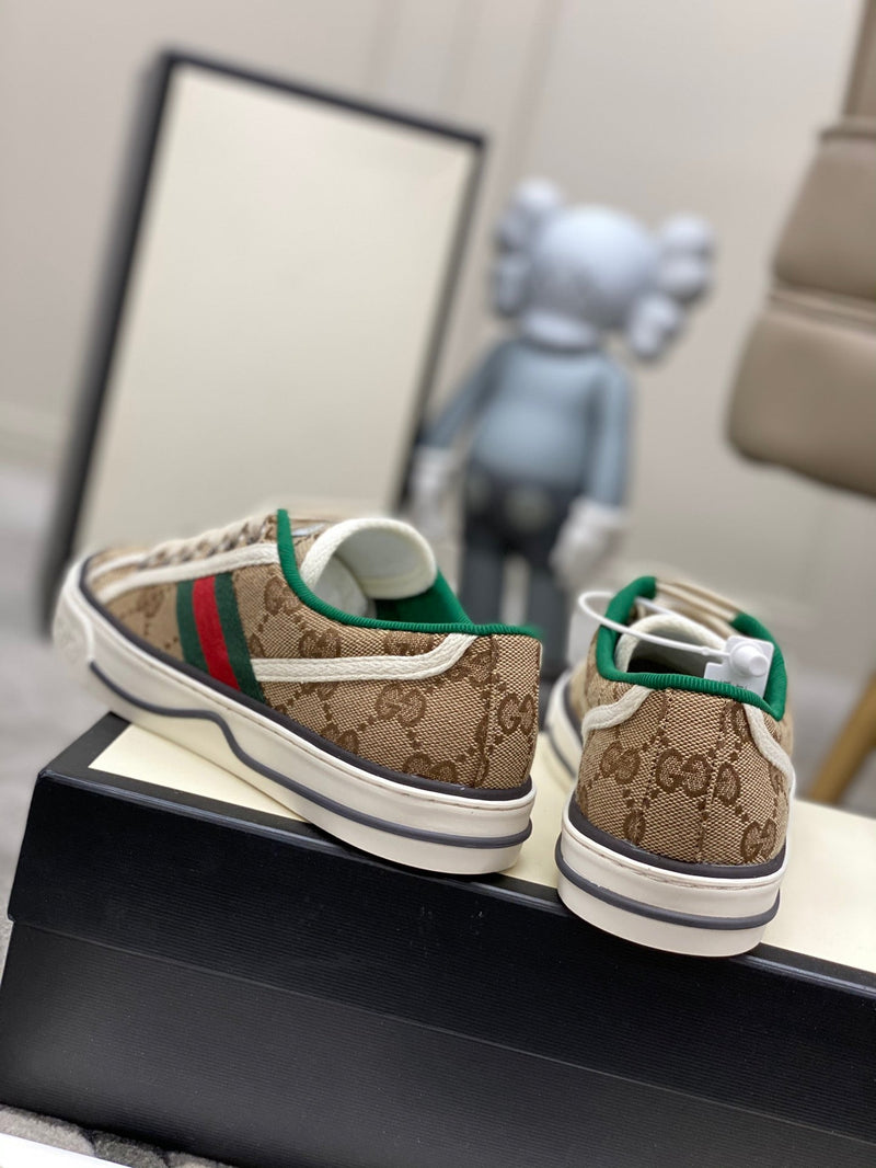 Sneaker Modelo Gucci Tennis 1977