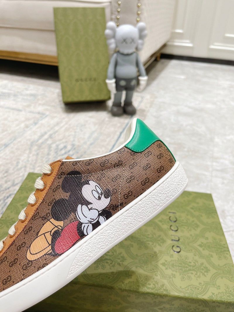 Sneaker Modelo Gucci Mickey Mouse