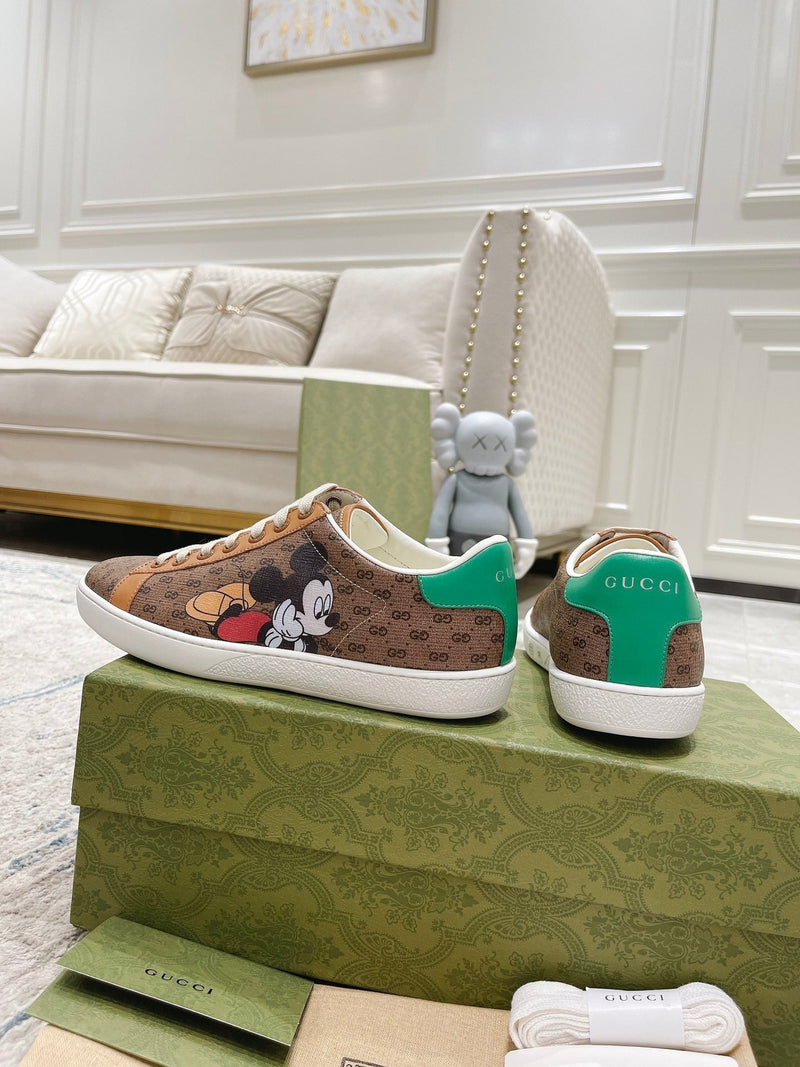 Sneaker Modelo Gucci Mickey Mouse