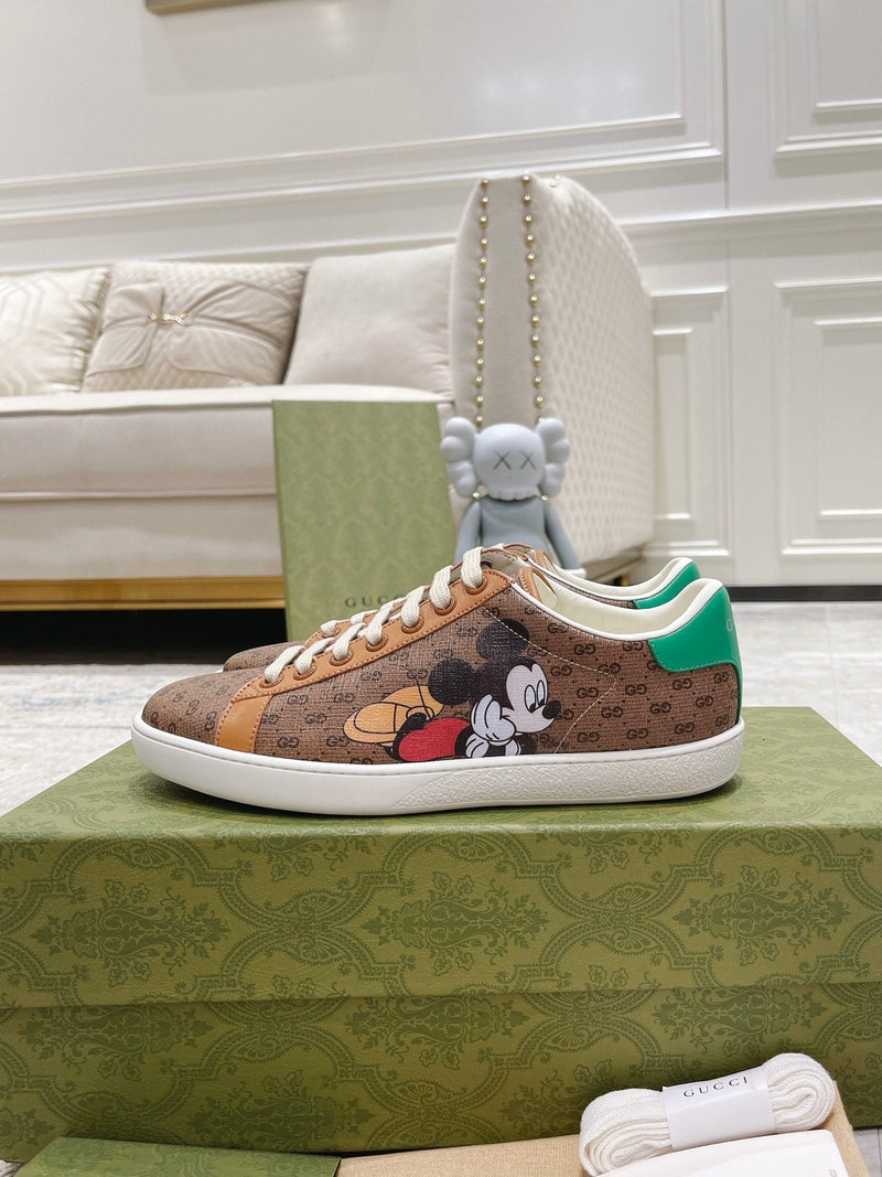 Sneaker Modelo Gucci Mickey Mouse