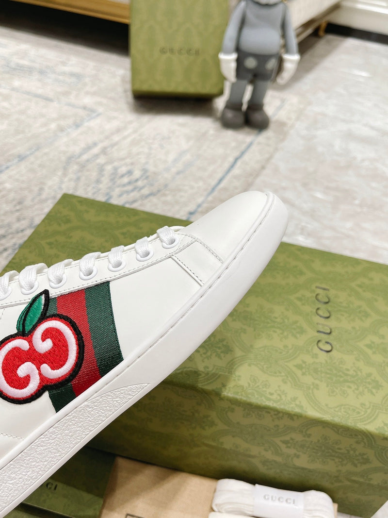 Sneaker Modelo Gucci Apple