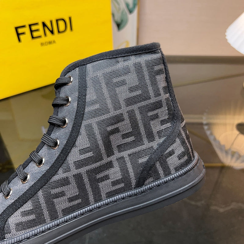 Sneaker Modelo Fendi