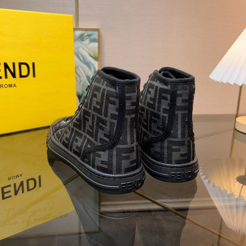 Sneaker Modelo Fendi