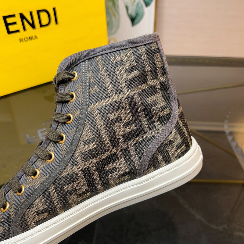 Sneaker Modelo Fendi