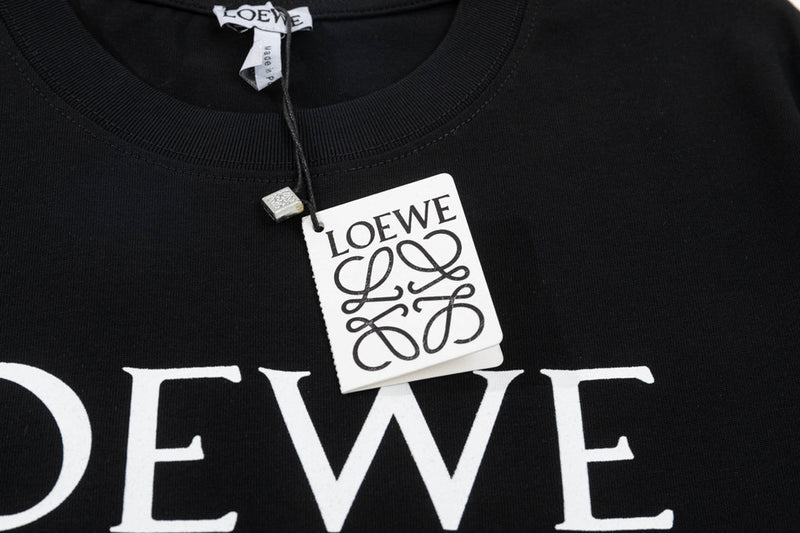 Camiseta Modelo Loewe