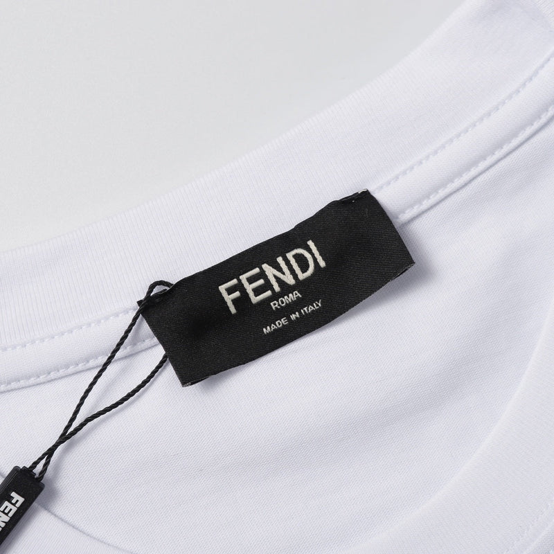 Camiseta Modelo Fendi