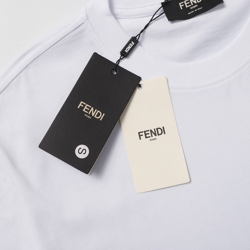 Camiseta Modelo Fendi