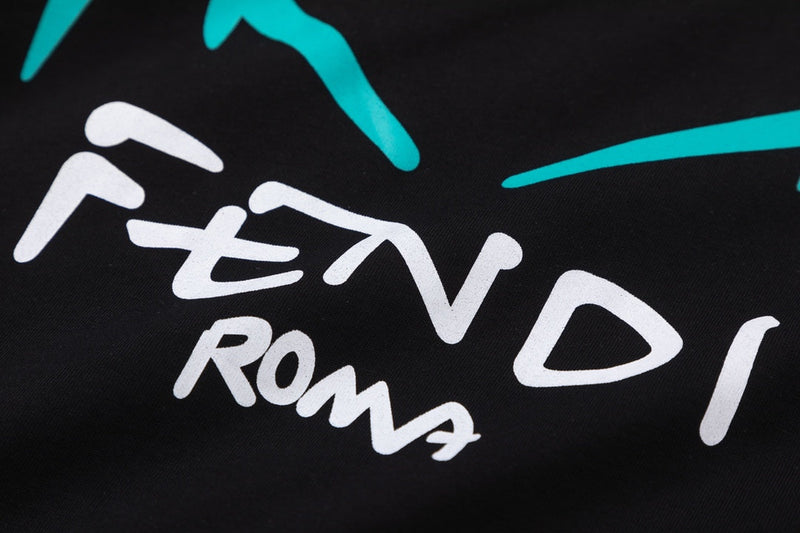 Camiseta Modelo Fendi