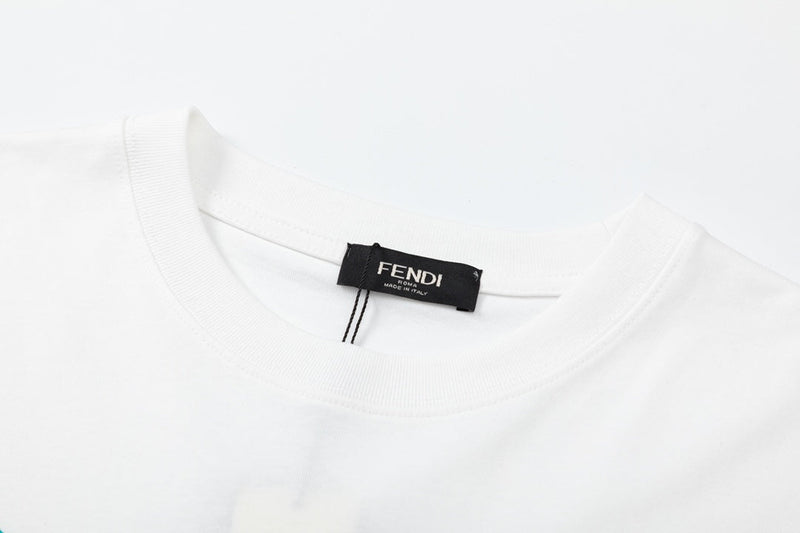 Camiseta Modelo Fendi