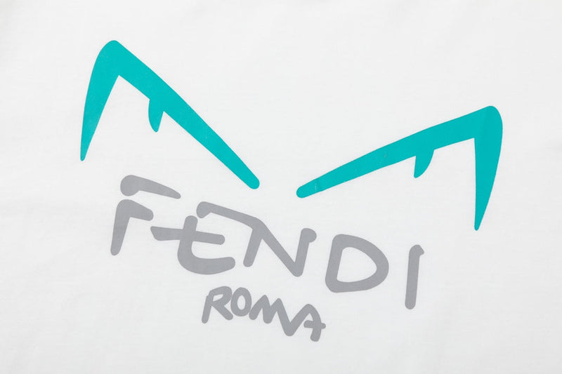 Camiseta Modelo Fendi