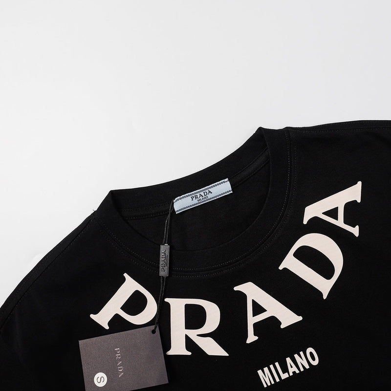 Camiseta Modelo Prada