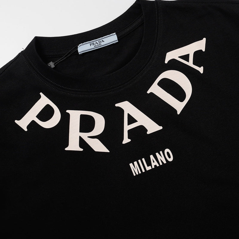 Camiseta Modelo Prada