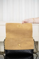 Bolsa Chanel Grande com Aba e Alça Superior