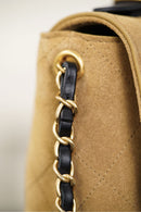 Bolsa Chanel Grande com Aba e Alça Superior