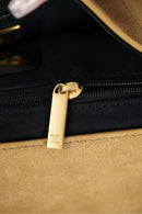 Bolsa Chanel Grande com Aba e Alça Superior