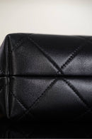 Bolsa Chanel Grande com Aba e Alça Superior