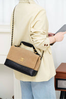 Bolsa Chanel Grande com Aba e Alça Superior