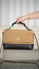 Bolsa Chanel Grande com Aba e Alça Superior
