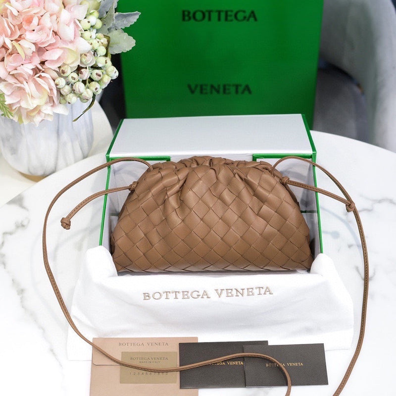 Bolsa Modelo Mini Pouch Bottega Veneta