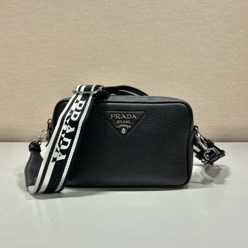 Bolsa Modelo Prada em Couro com Alça de Ombro