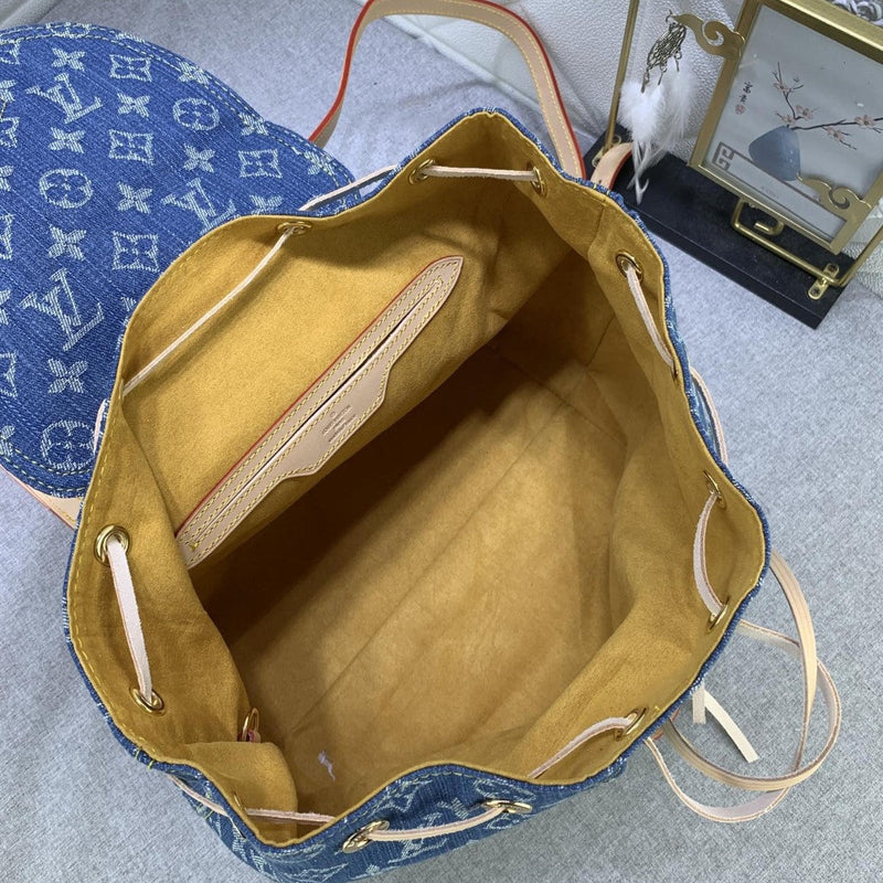 Mochila Modelo Louis Vuitton Monogram Denim Logo Gold Tan