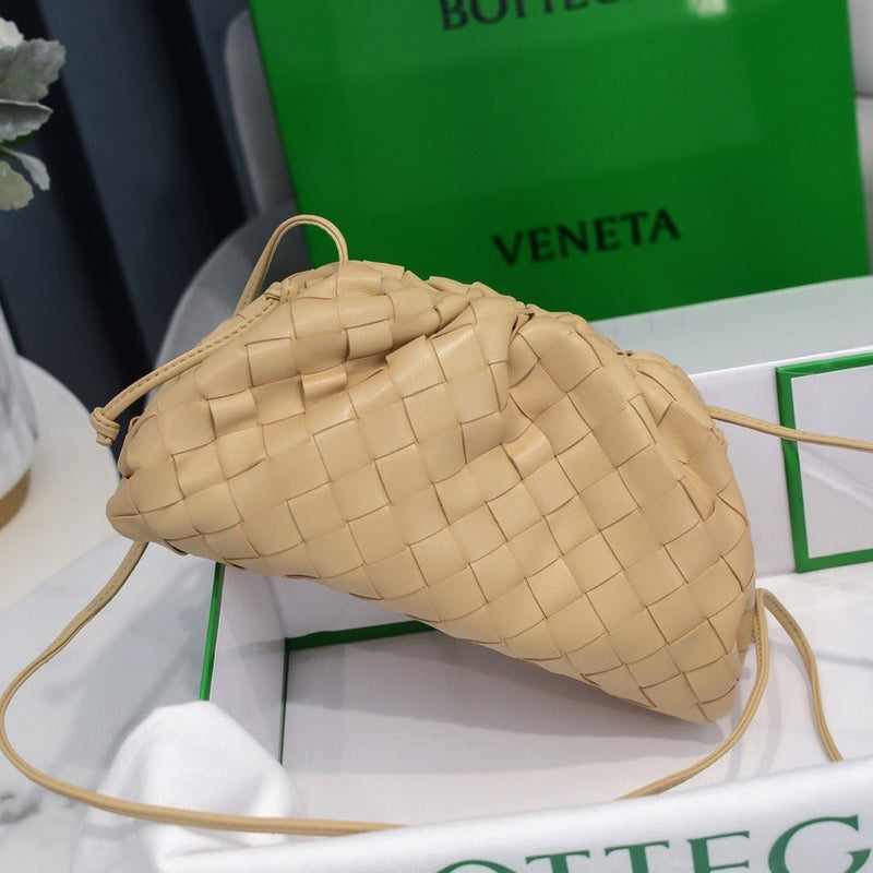 Bolsa Modelo Mini Pouch Bottega Veneta