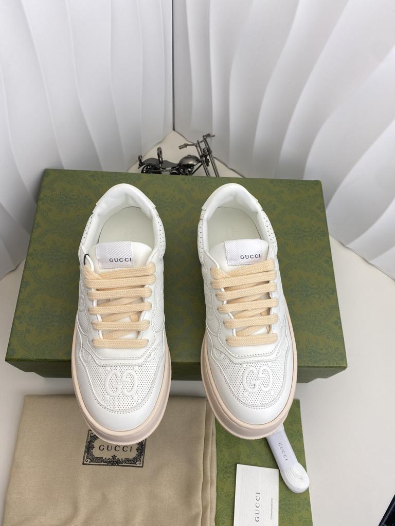 Tenis Modelo Gucci com Relevo