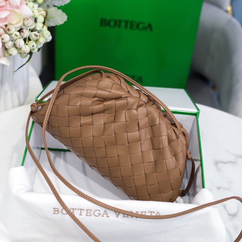 Bolsa Modelo Mini Pouch Bottega Veneta