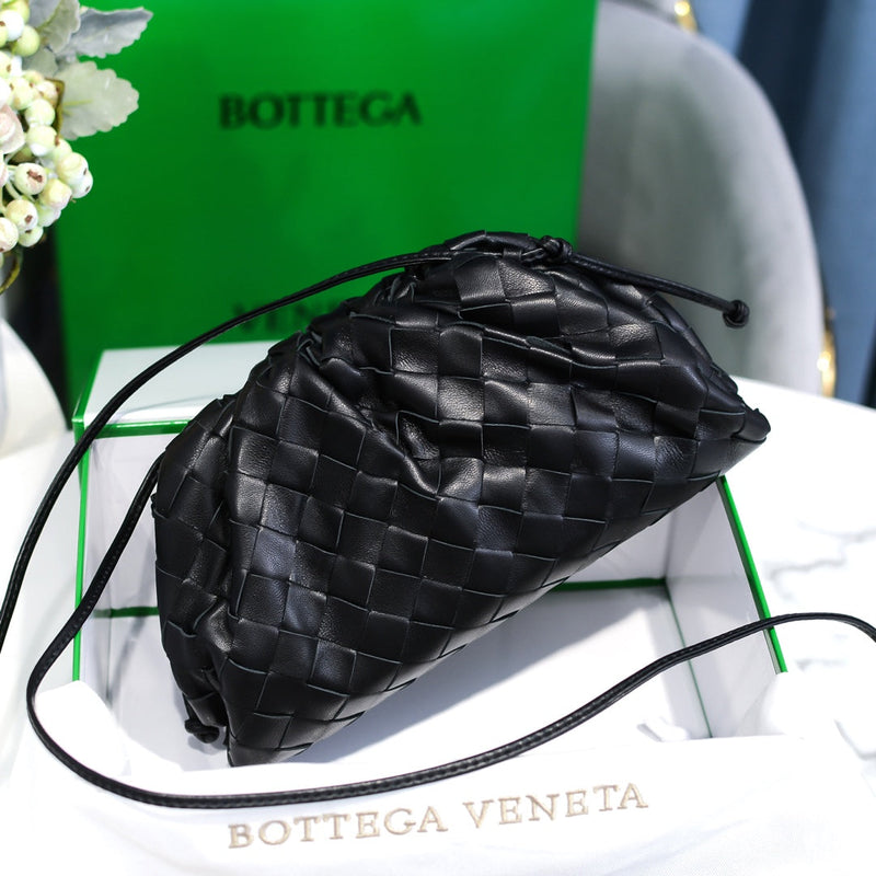 Bolsa Modelo Mini Pouch Bottega Veneta