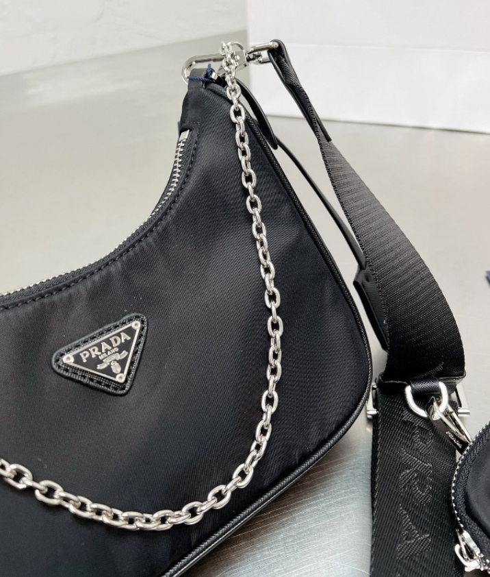 Bolsa Prada em Re-Nylon Re-Edition 2005