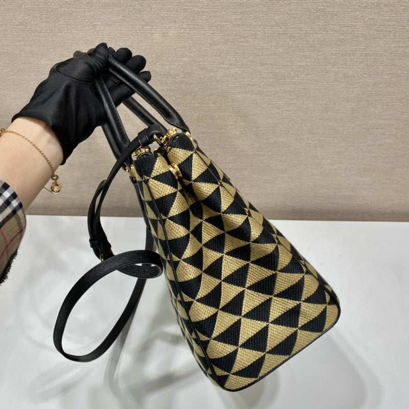 Bolsa Modelo Prada Galleria Grande em Tecido Bordado