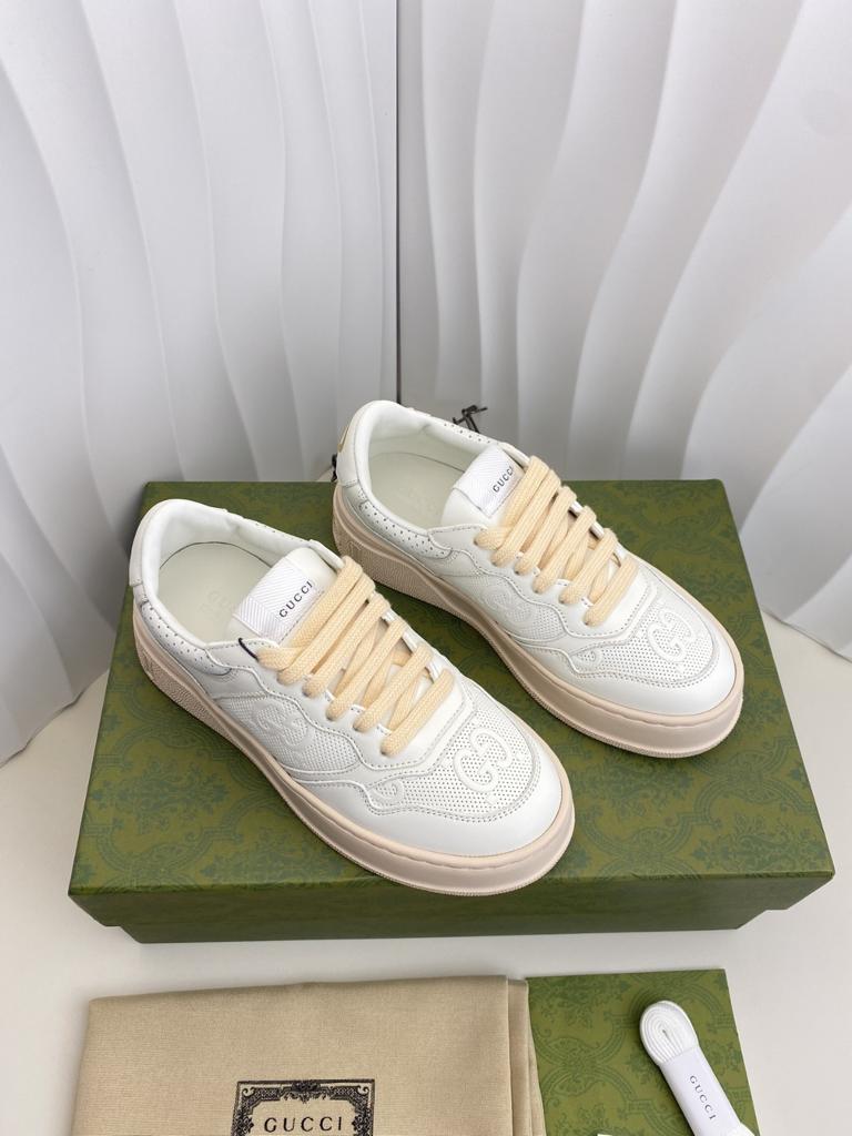 Tenis Modelo Gucci com Relevo