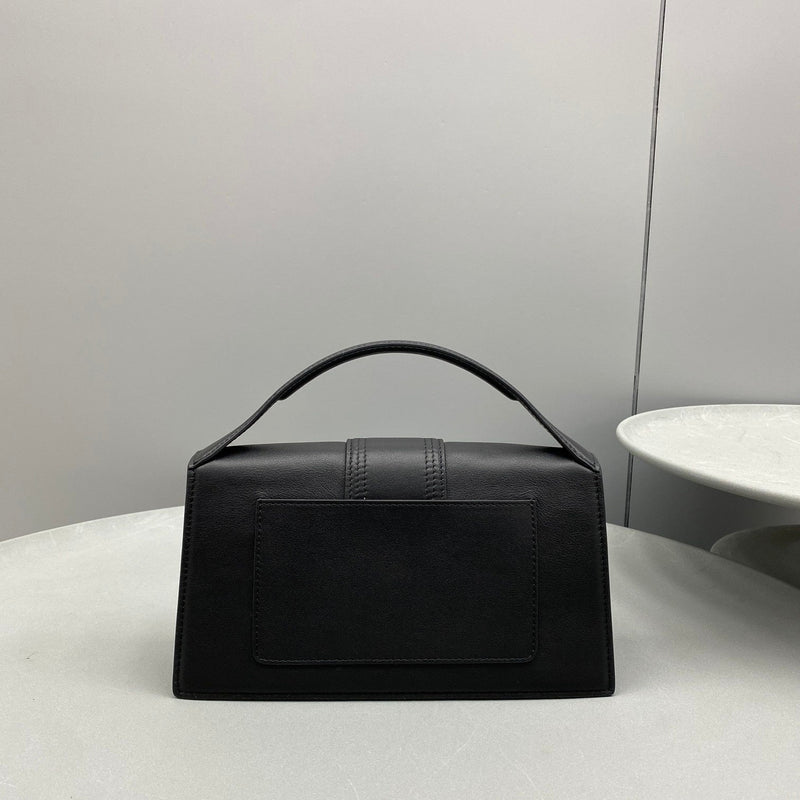 Bolsa Modelo Jacquemus Tote Le Grand Bambino de Couro