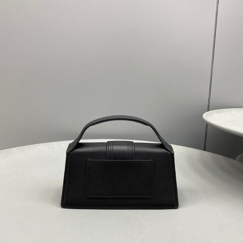 Bolsa Modelo Jacquemus Tote Le Bambino de Couro